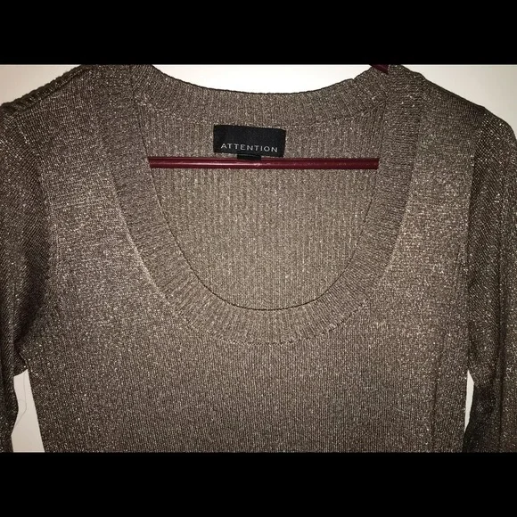 Women’s metallic gold long sleeved sweater - Picture 3 of 7